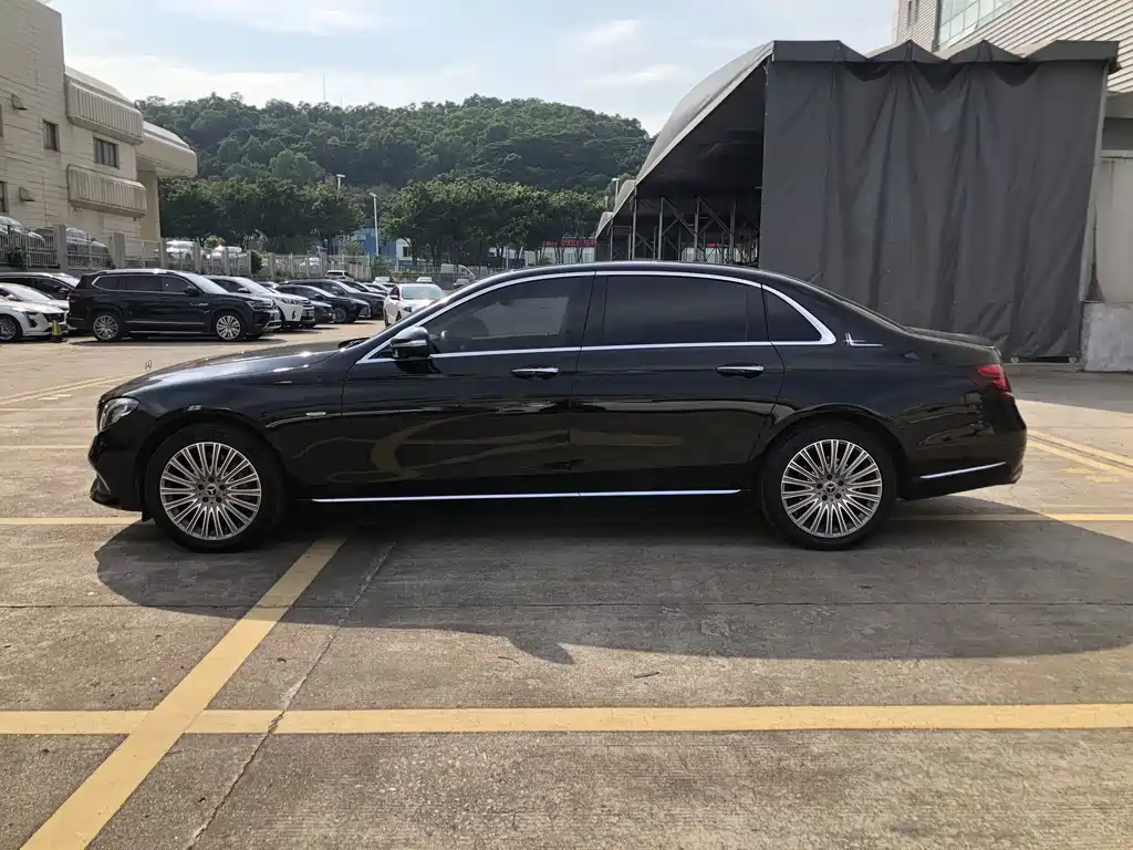 Mercedes-Benz E-Class — миниатюра 4