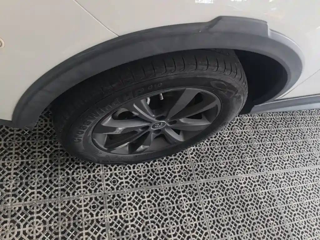 BYD Yuan EV — миниатюра 23
