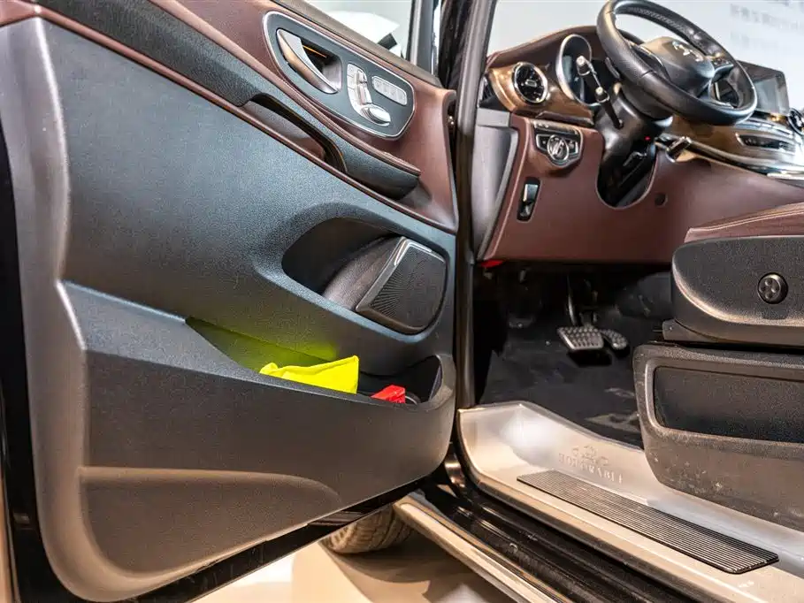 MERCEDES-BENZ V CLASS