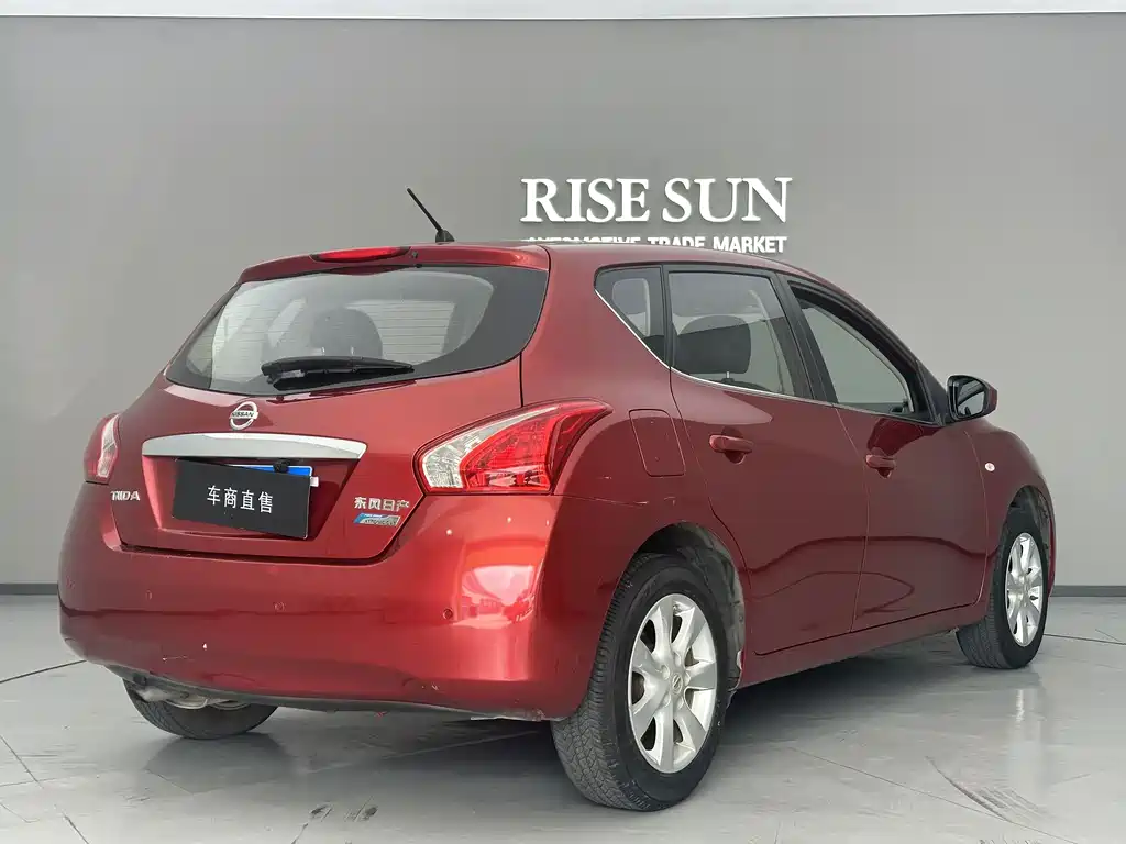 Nissan Tiida — миниатюра 7