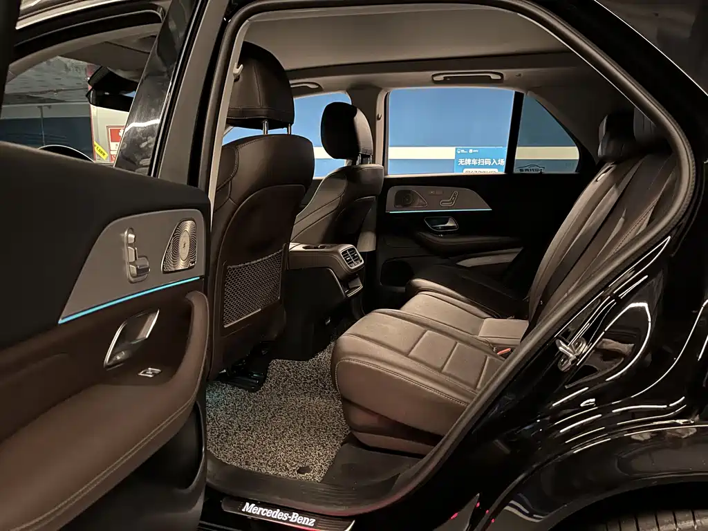 Mercedes-Benz GLE (Import) — миниатюра 16