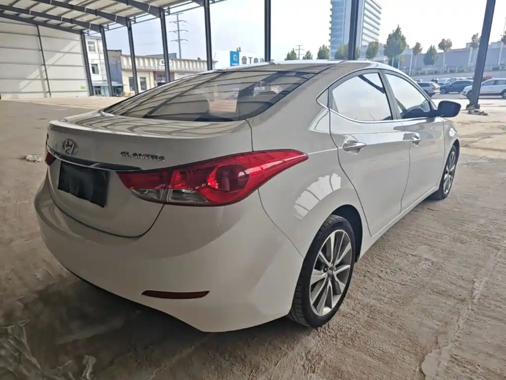 Hyundai Elantra Langdong — миниатюра 7
