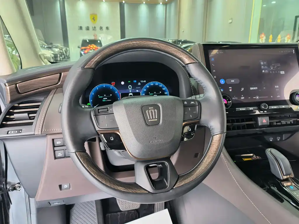 Toyota Vellfire — миниатюра 17