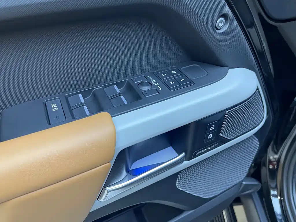Land Rover Defender — миниатюра 16