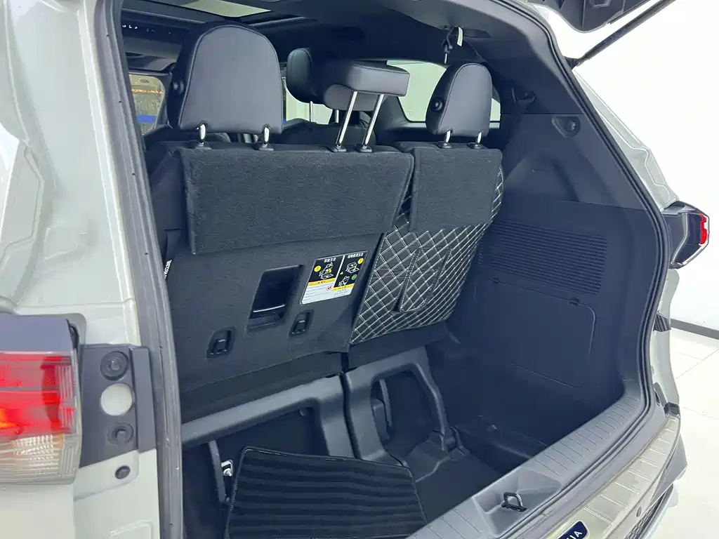 Toyota Granvia — миниатюра 14
