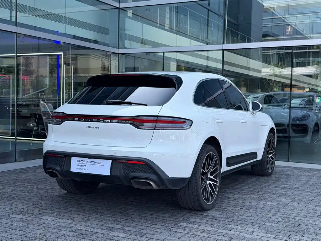 Porsche Macan — миниатюра 6