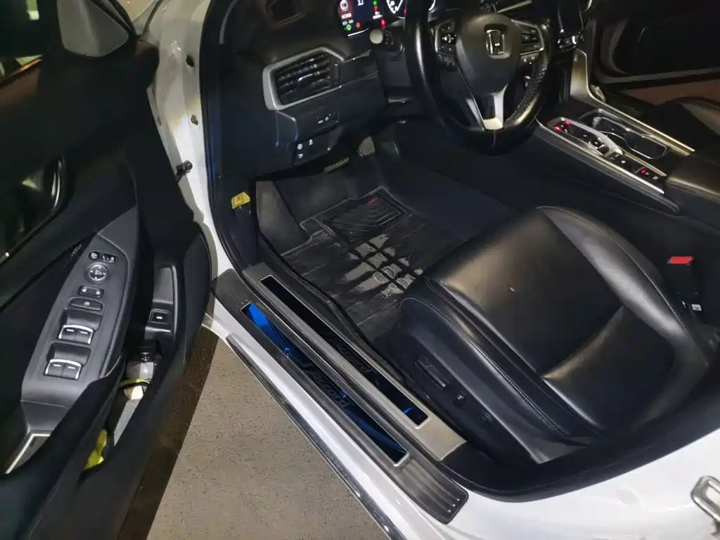 Honda Accord — миниатюра 17