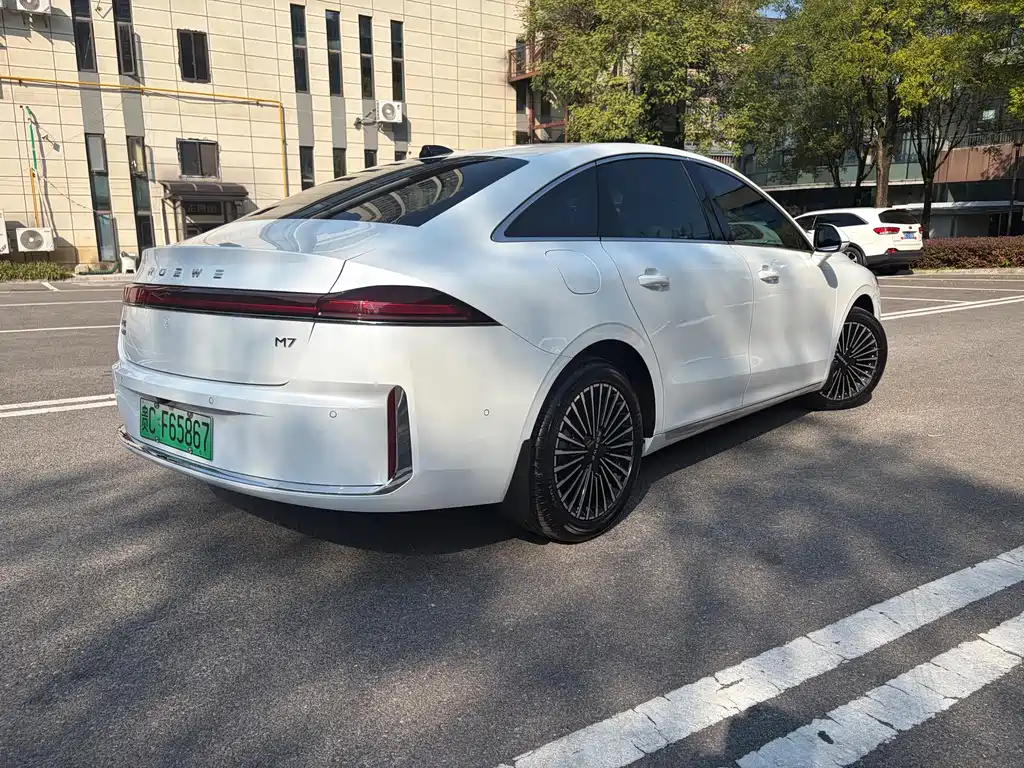 Roewe M7 DMH — миниатюра 4