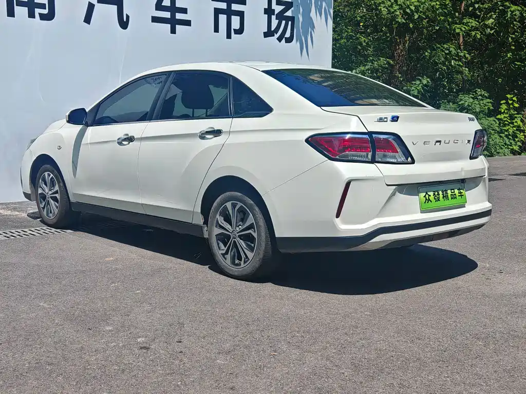 Venucia D60 EV — миниатюра 9