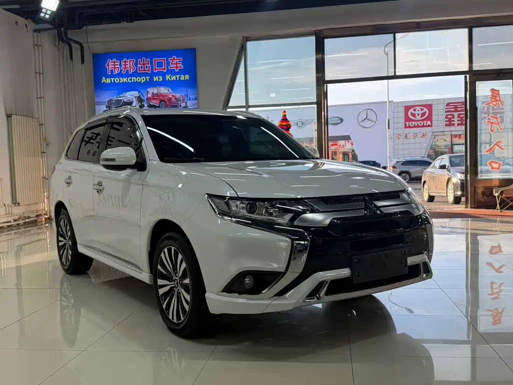 Mitsubishi Outlander — миниатюра 3