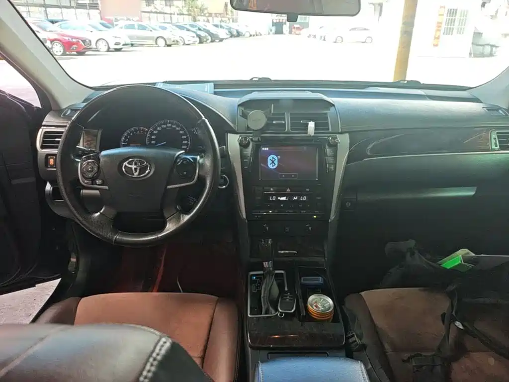 Toyota Camry — миниатюра 10