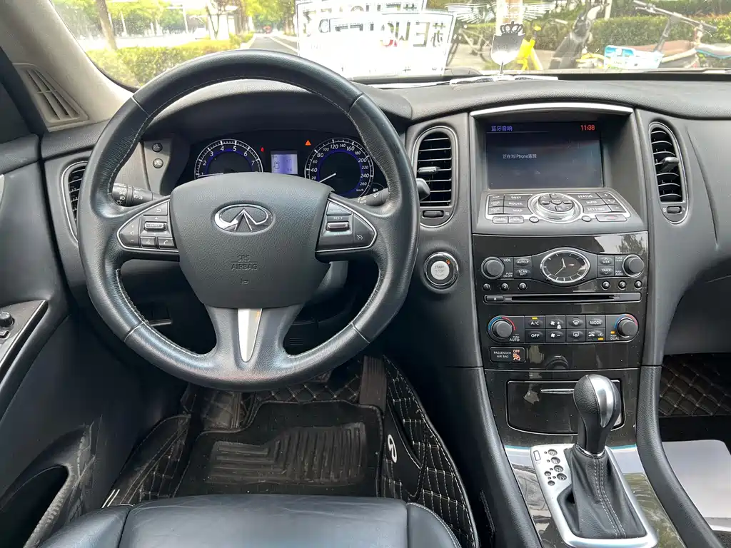 Infiniti QX50 — миниатюра 11