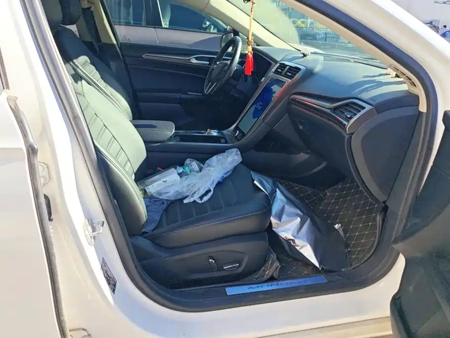 Ford Mondeo — миниатюра 8