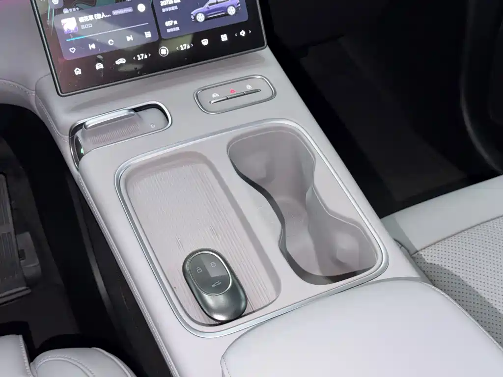 NIO EC6 — миниатюра 14