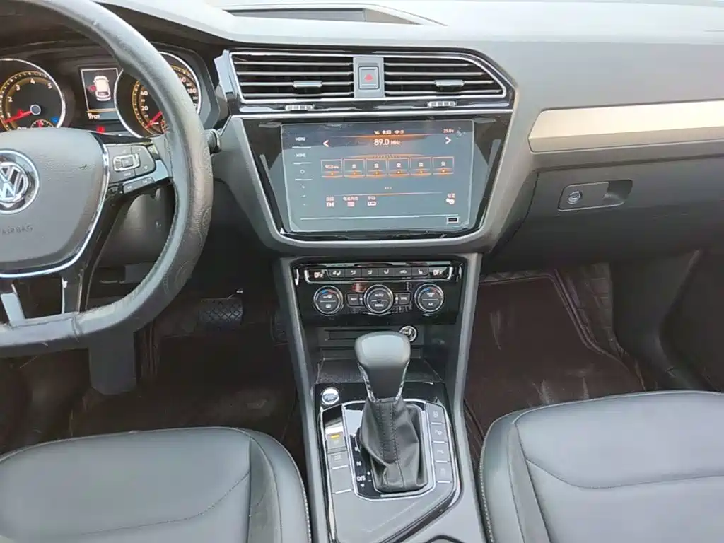 Volkswagen Tiguan L — миниатюра 13