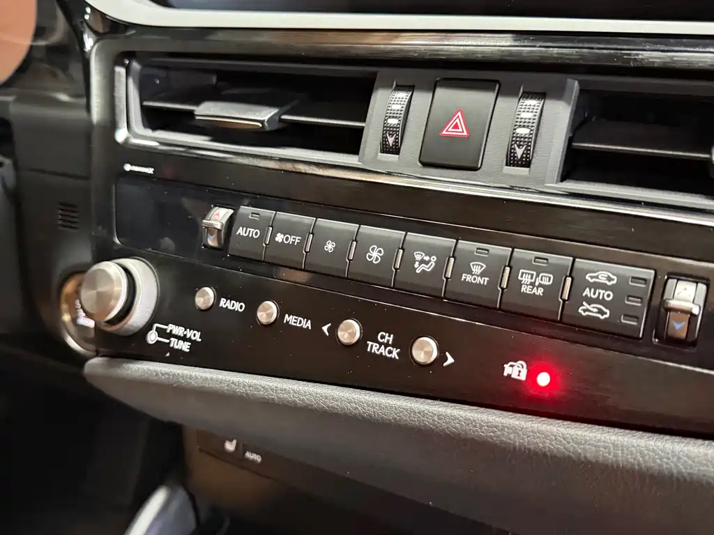 Lexus ES — миниатюра 19