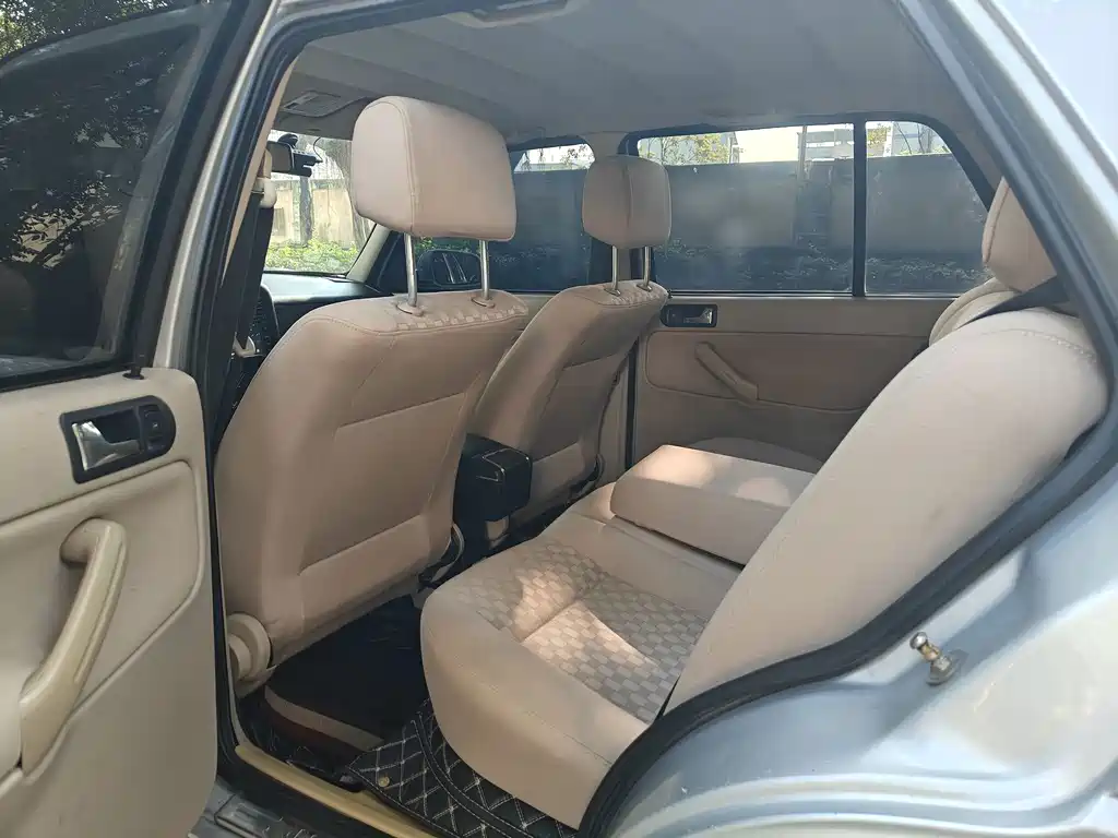 Volkswagen Jetta — миниатюра 8