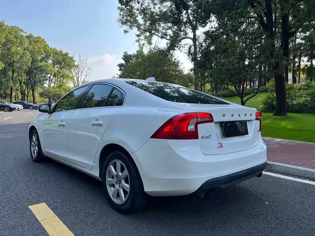 Volvo S60 — миниатюра 5