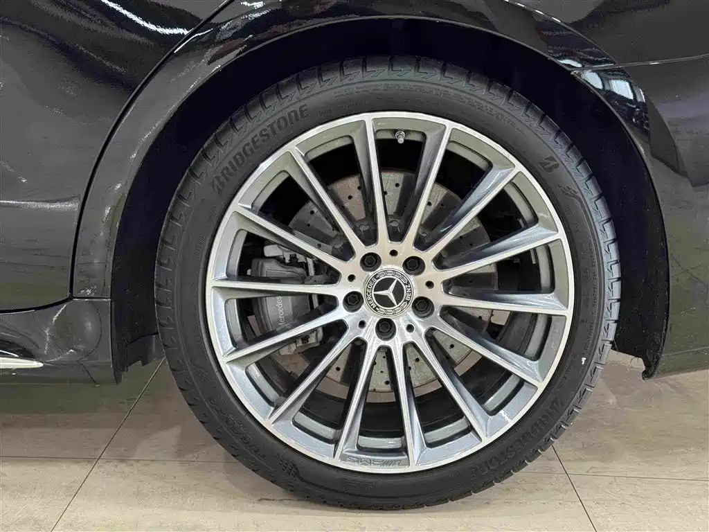 Mercedes-Benz S-Class — миниатюра 6