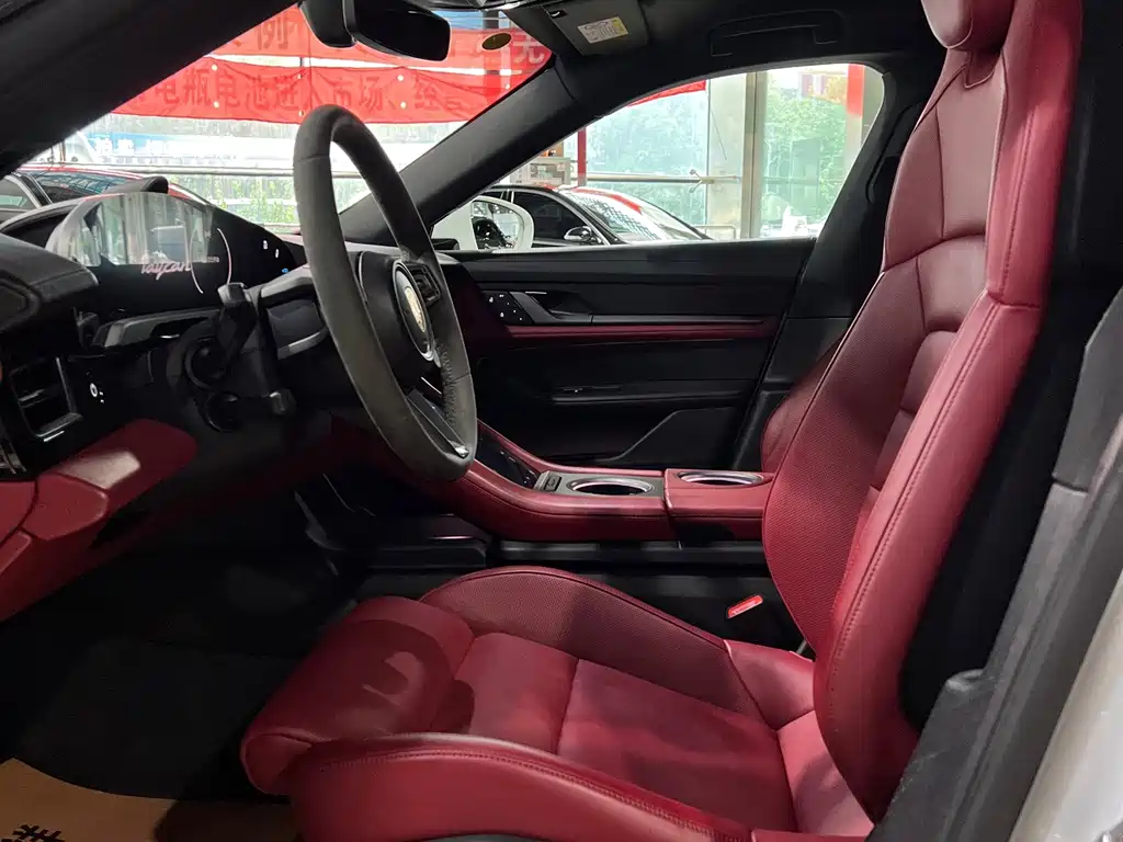 Porsche Taycan — миниатюра 8
