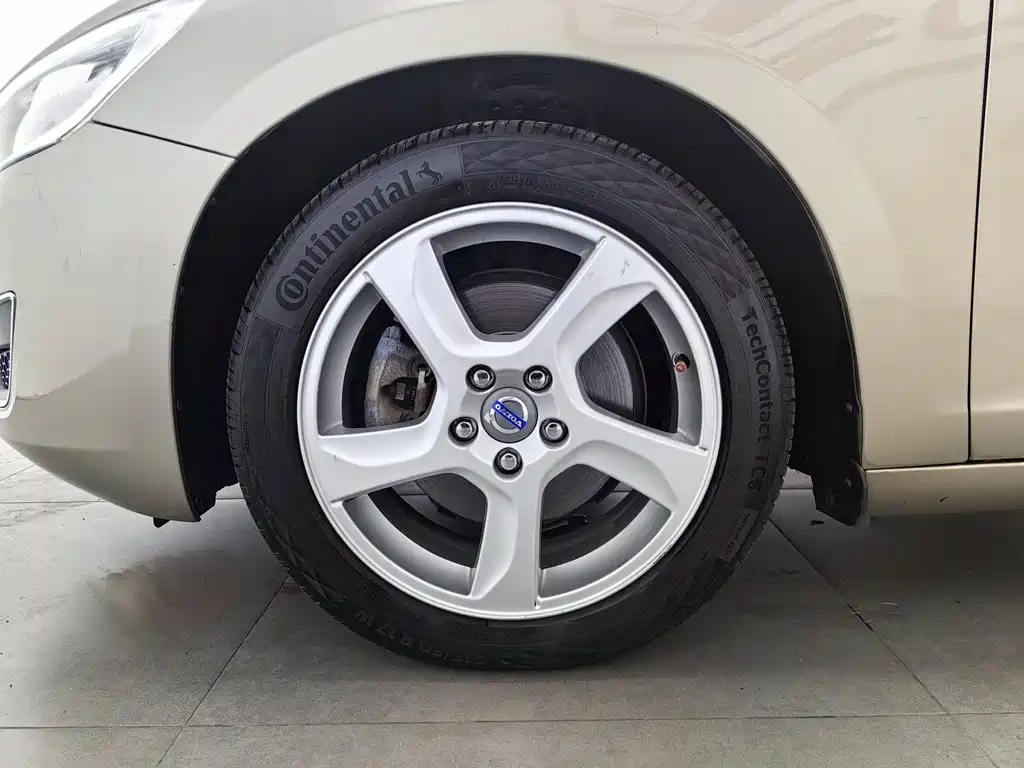 Volvo S60 (Import) — миниатюра 17
