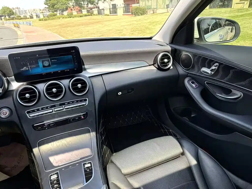 Mercedes-Benz C-Class — миниатюра 5