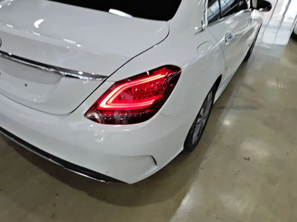 Mercedes-Benz C-Class — миниатюра 8