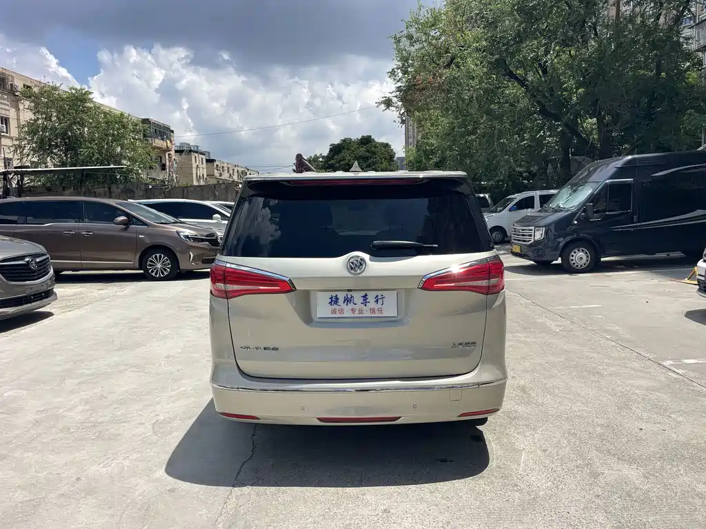 Buick GL8 — миниатюра 5