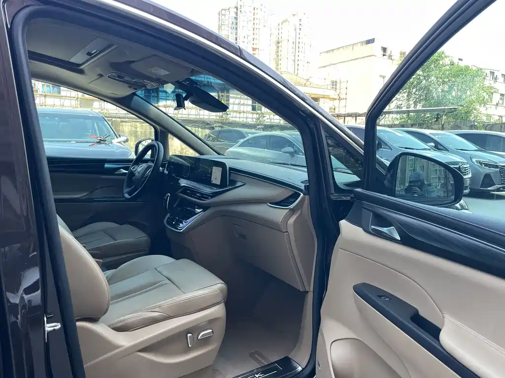 Buick GL8 — миниатюра 7