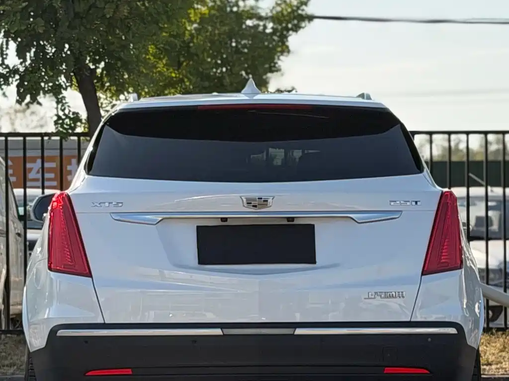 Cadillac XT5 — миниатюра 5