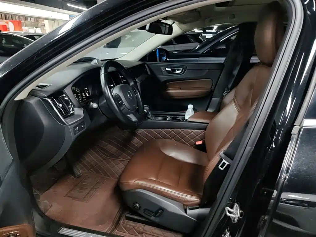 Volvo XC60 — миниатюра 15