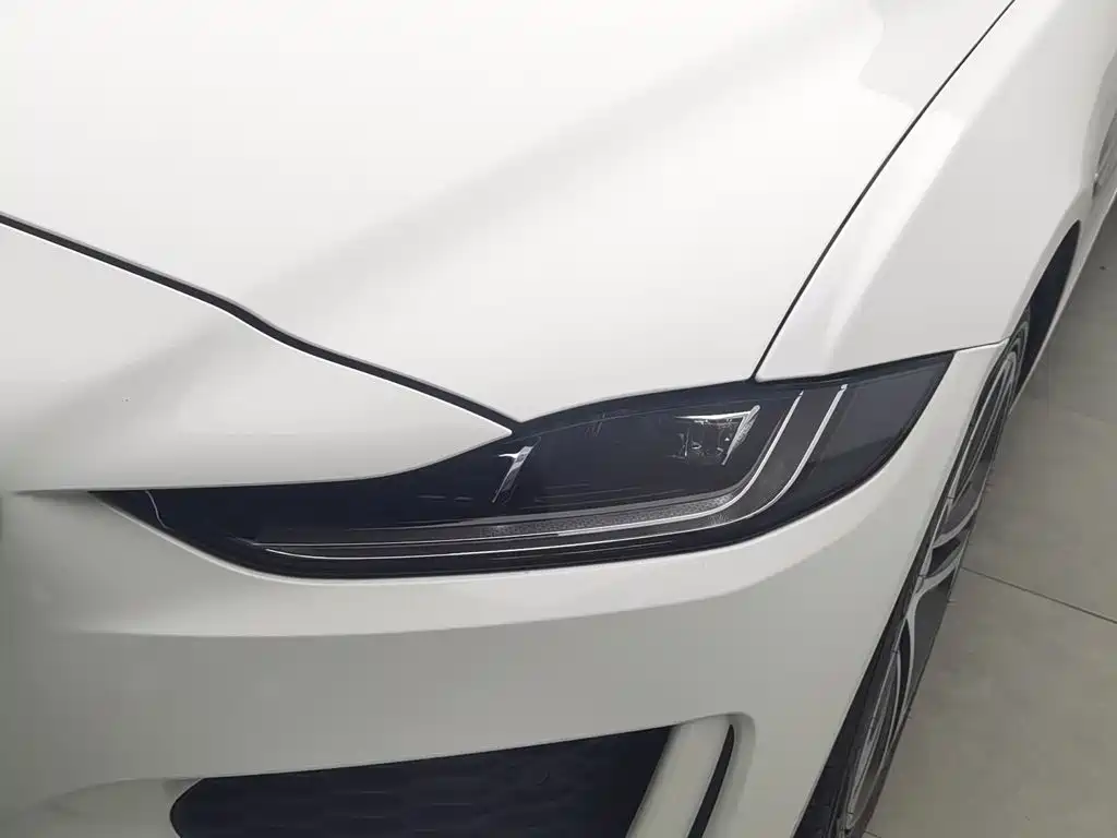 Jaguar XEL — миниатюра 7