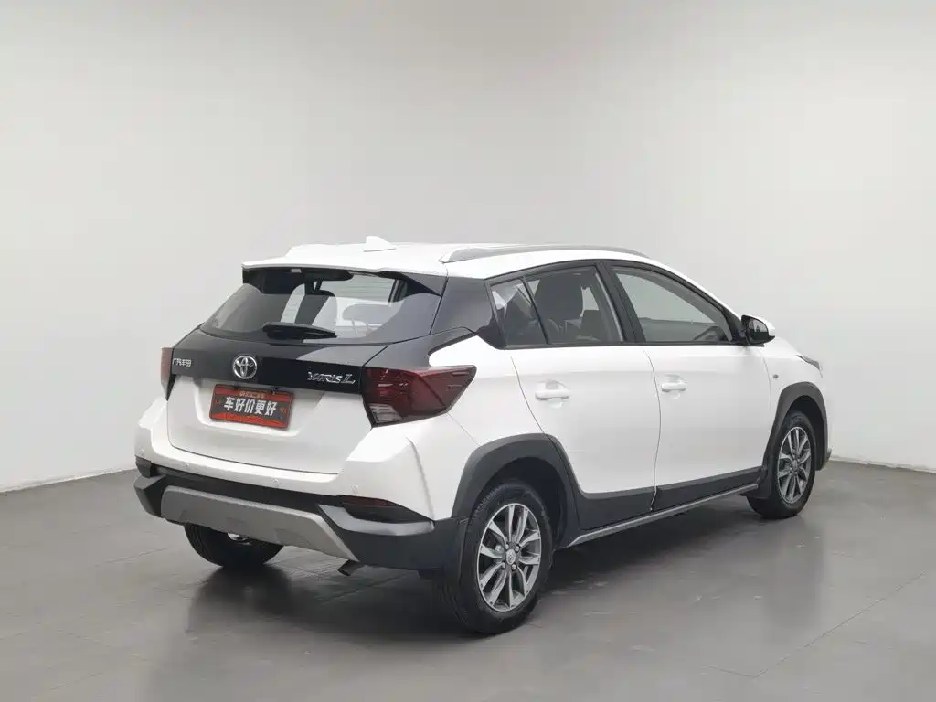 Toyota Yaris L — миниатюра 2