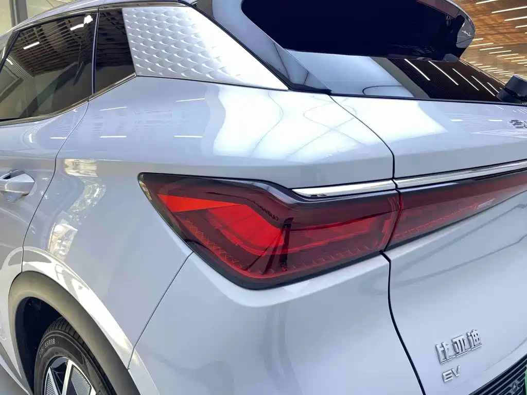 BYD Yuan Plus — миниатюра 17