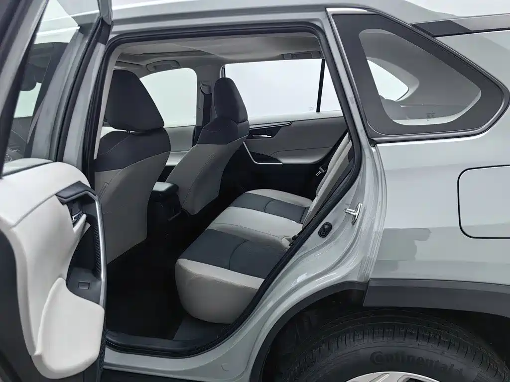 Toyota RAV4 — миниатюра 15