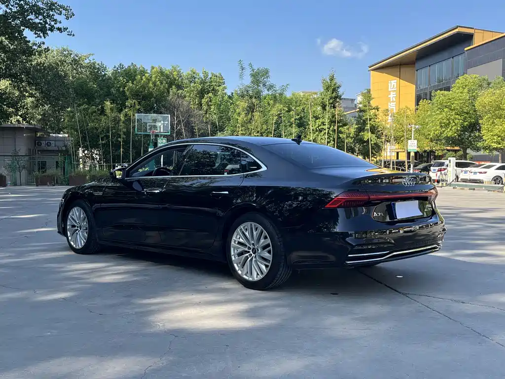 Audi A7L — миниатюра 3