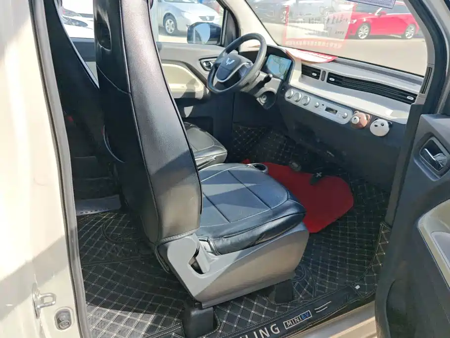 Wuling MINIEV — миниатюра 8