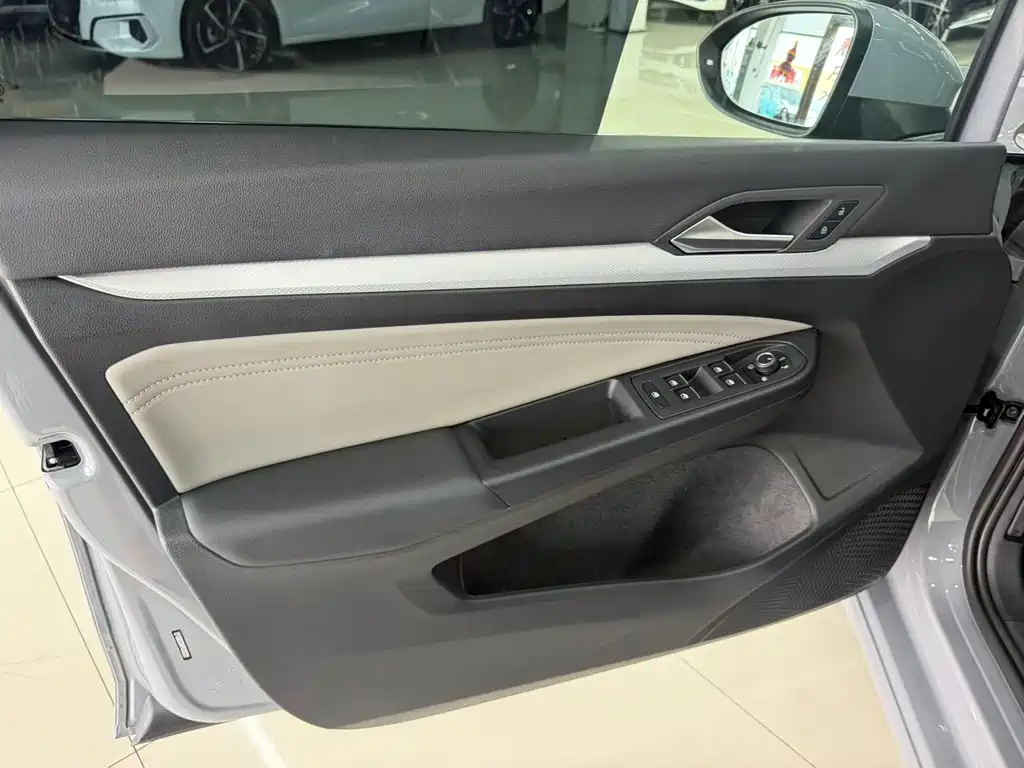 Volkswagen Golf — миниатюра 8