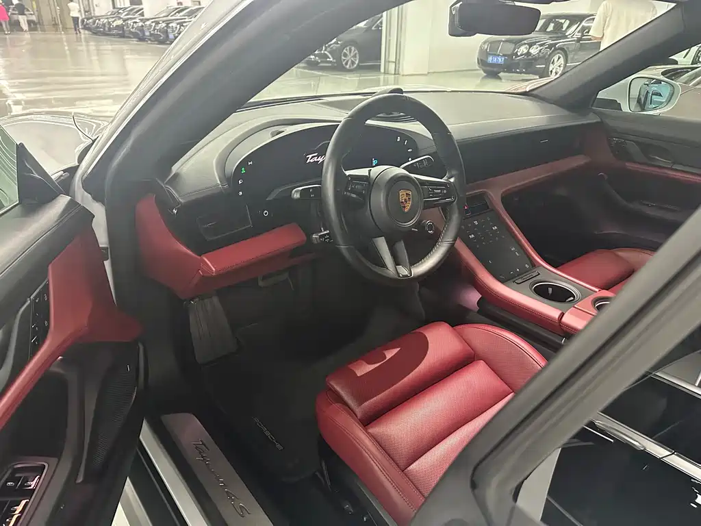 Porsche Taycan — миниатюра 4