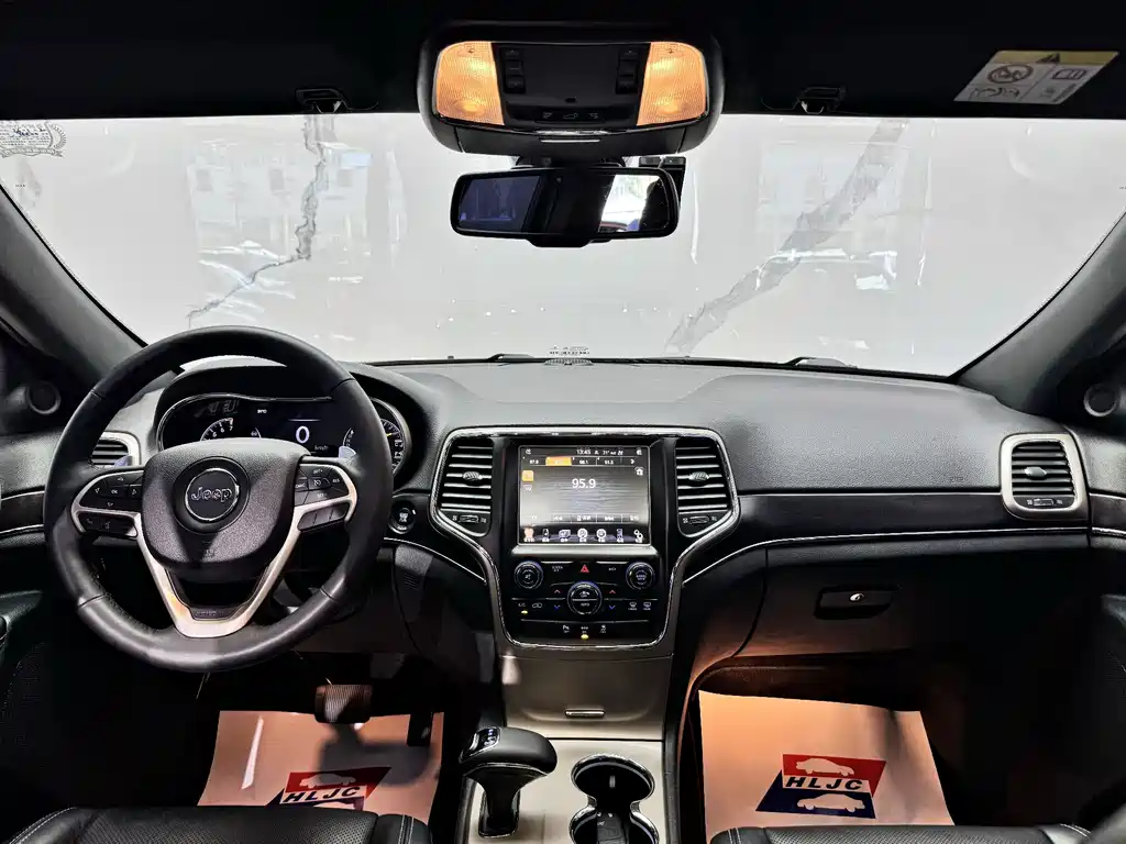 Jeep Grand Cherokee (Import) — миниатюра 11