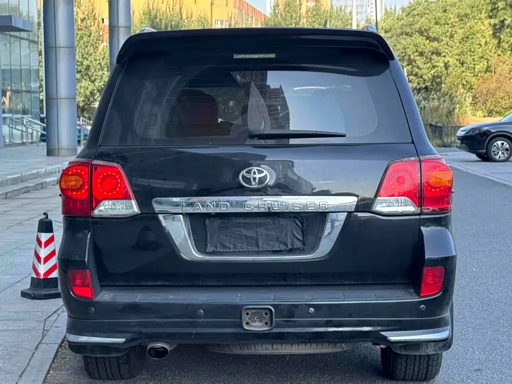 Toyota Land Cruiser — миниатюра 5