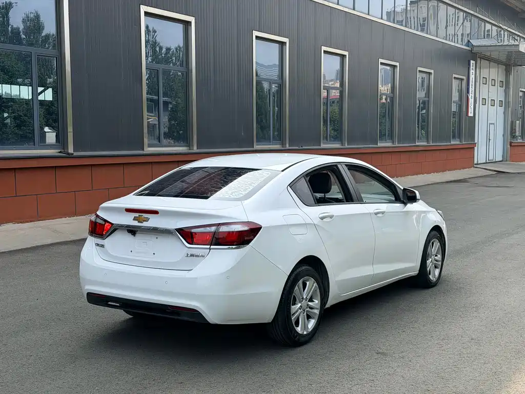 Chevrolet Cruze — миниатюра 6