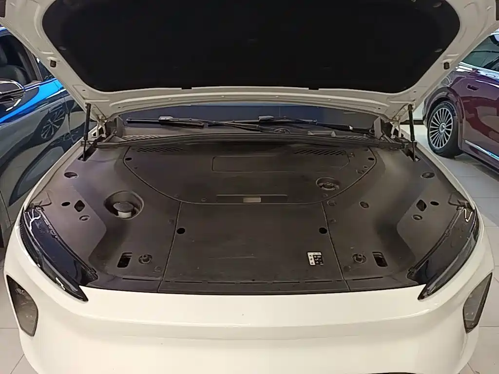 NIO ES8 — миниатюра 20