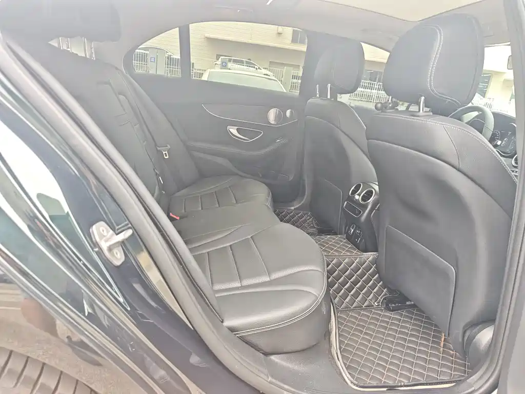 Mercedes-Benz C-Class — миниатюра 9