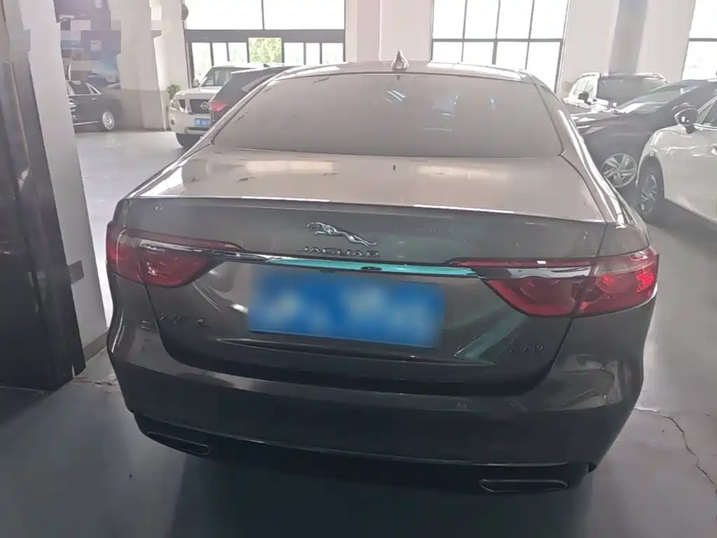 Jaguar XFL — миниатюра 6