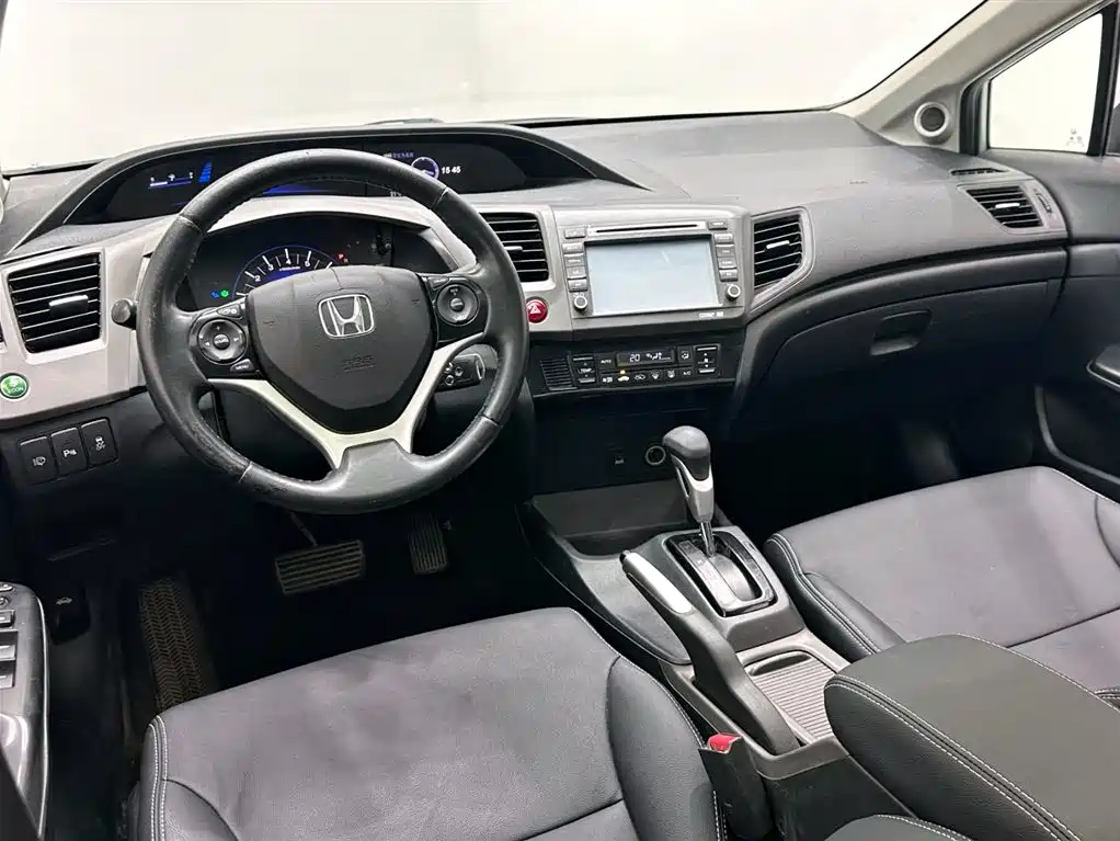 Honda Civic 2013 1.8L AT Luxury