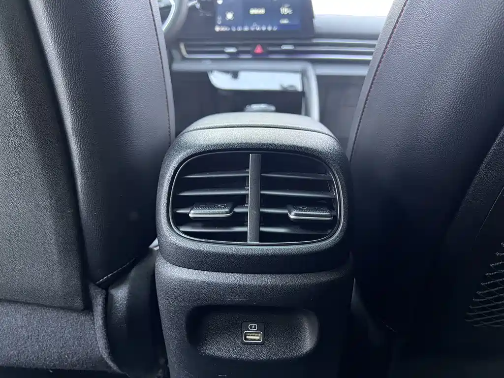 Hyundai Elantra — миниатюра 14