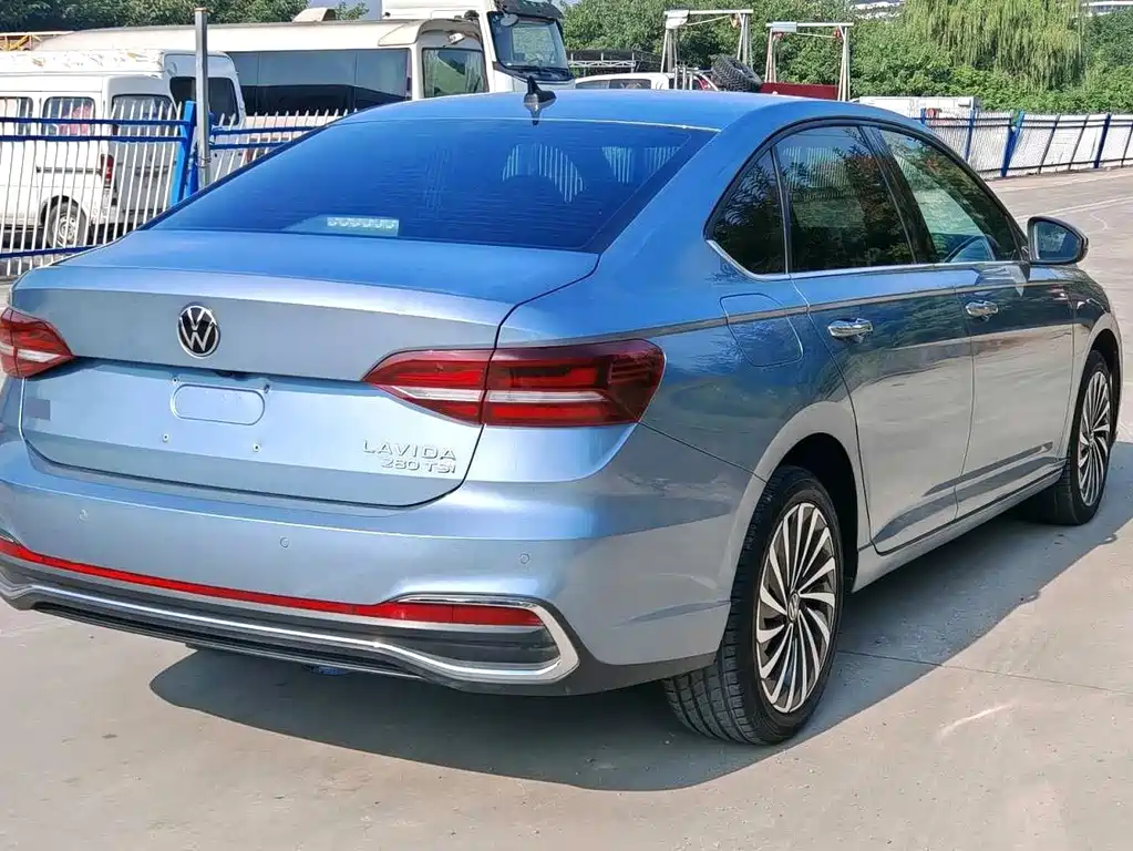 Volkswagen Lavida — миниатюра 8