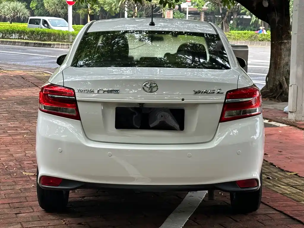 Toyota Yaris L — миниатюра 4