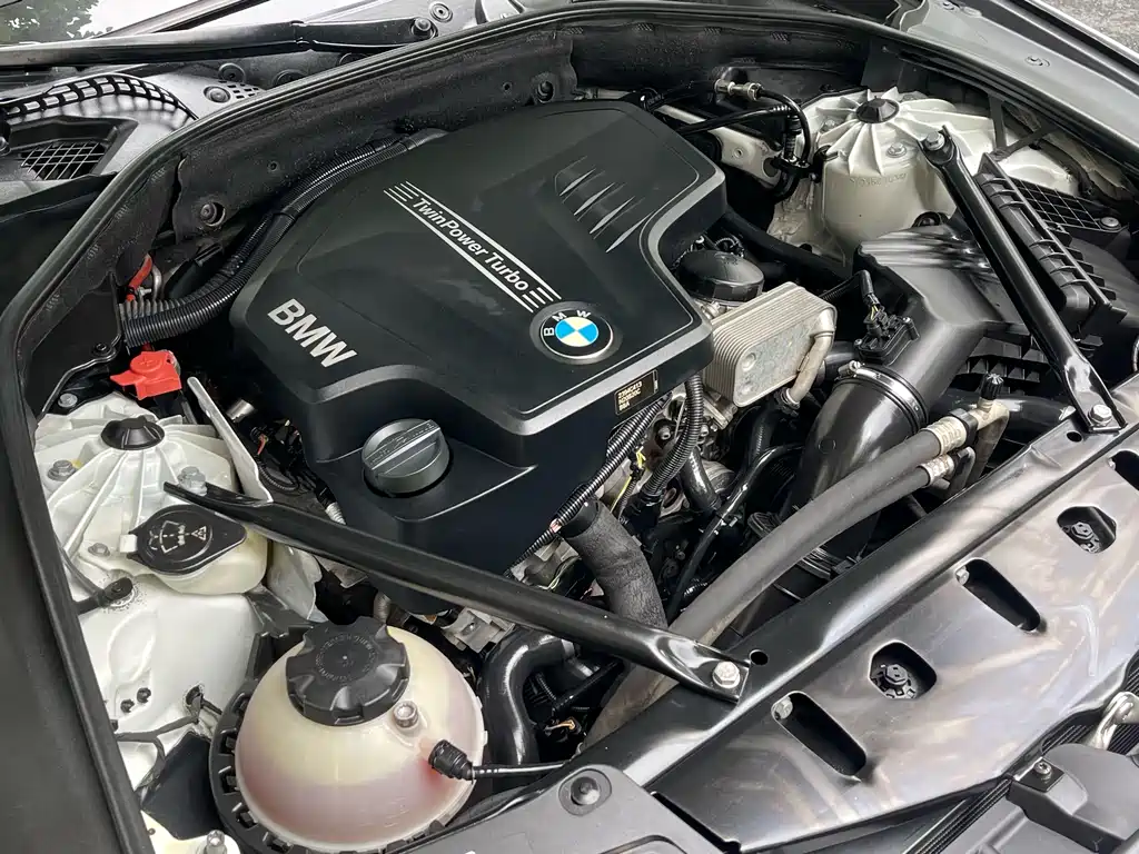 BMW 5 Series — миниатюра 21